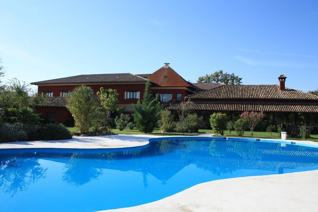 Hotel El Mirlo Blanco Candeleda Exterior photo