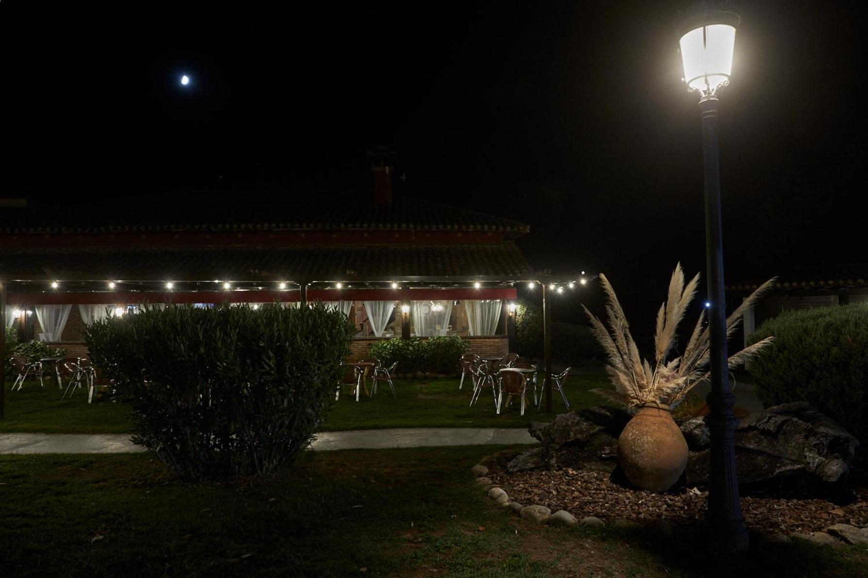 Hotel El Mirlo Blanco Candeleda Exterior photo